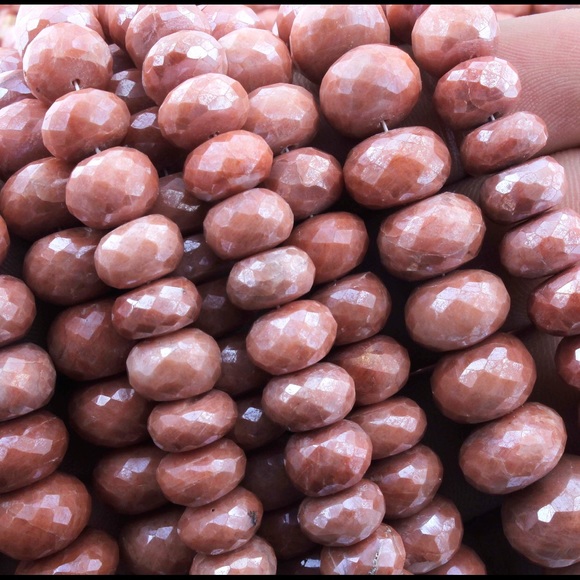 Peach moonstone wire wrapped statement earrings - Picture 4 of 5